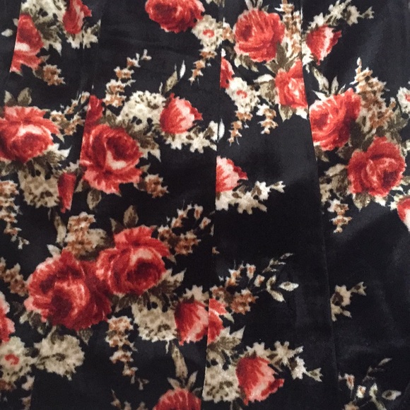 Black floral dress with 3/4 length sleeves NWOT - Picture 6 of 6